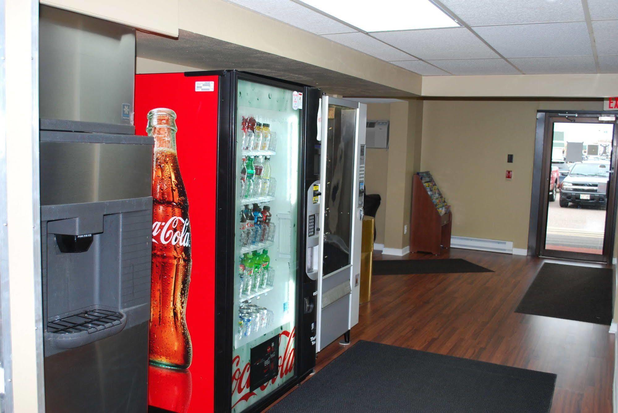 奥克莱尔wi速8酒店 欧克莱尔 外观 照片